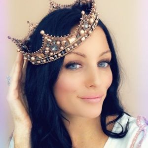 Meet your Posher, Pamela